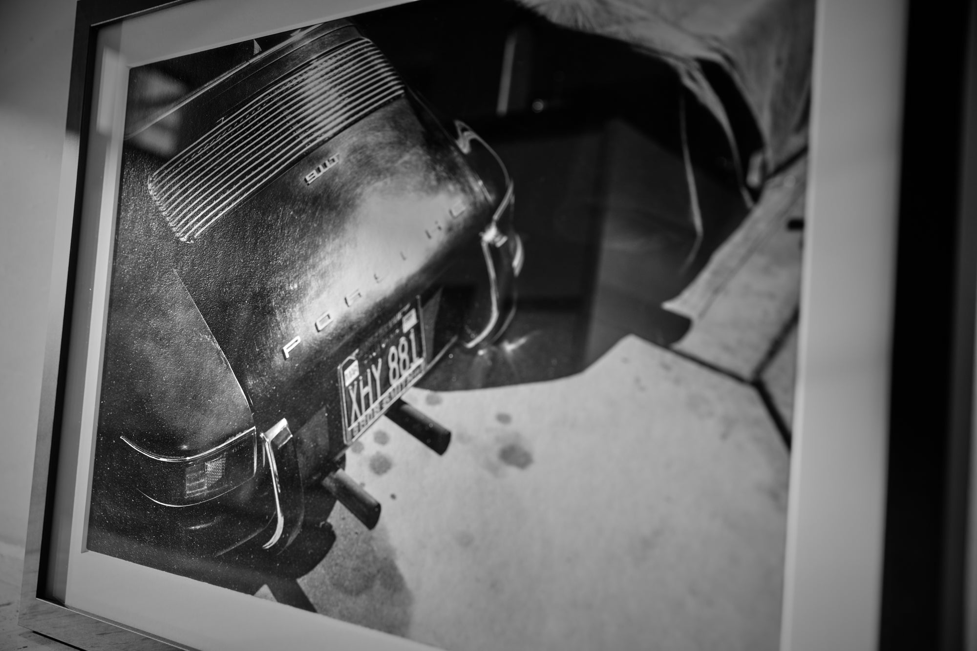 Bobby Car Porsche 911 in garage – fine art photography print