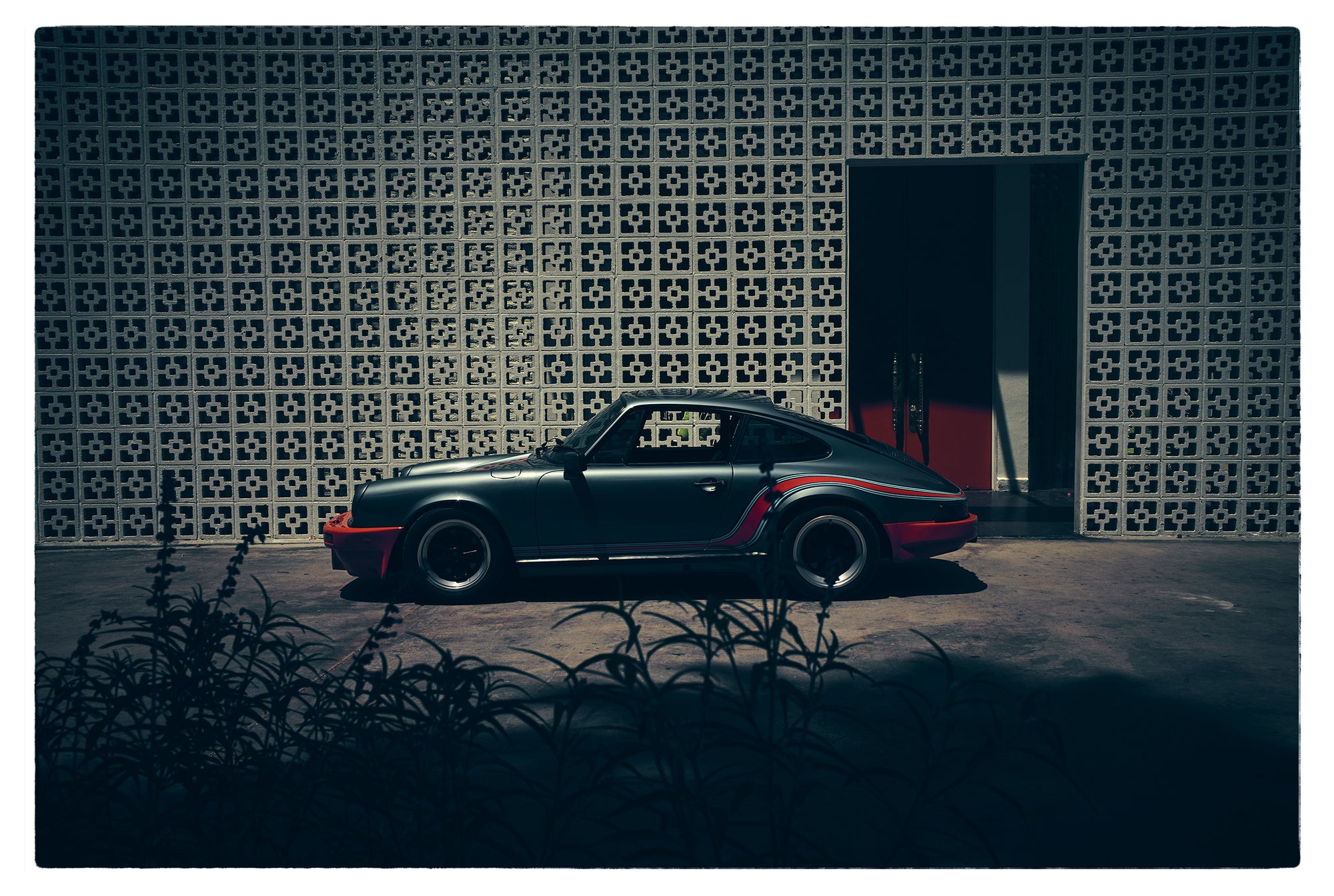 Parker’s Porsche outlaw in his garage – fine art print