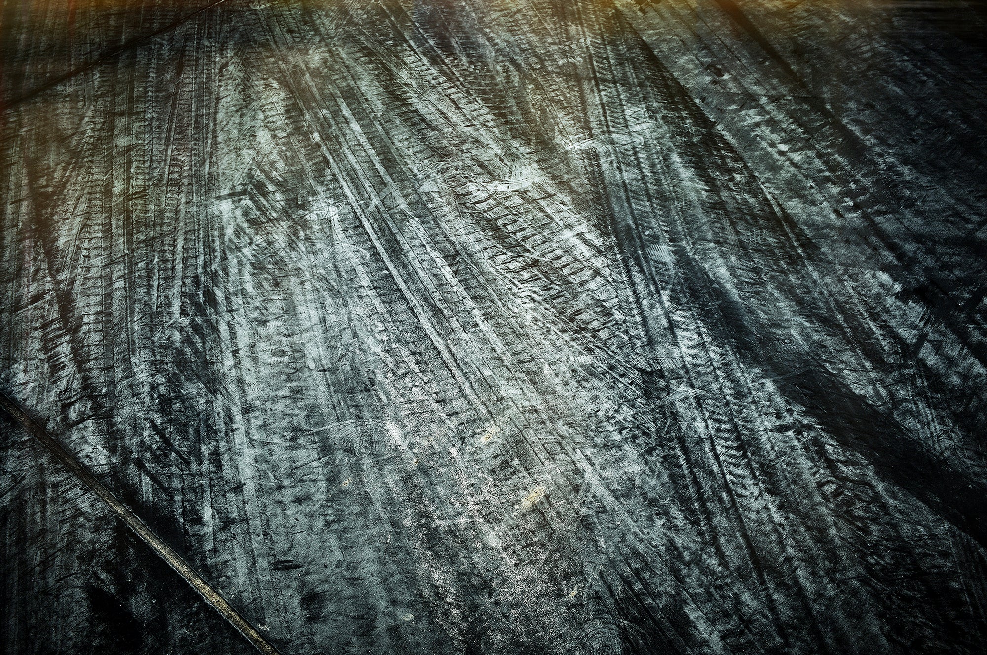 airfield gridmarks of a Porsche 911 Dakar race car