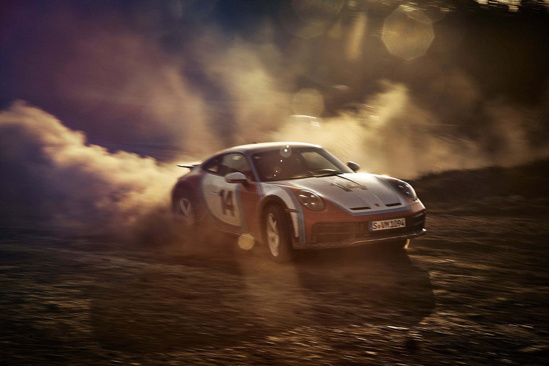 Porsche 911 Dakar im Abendlicht