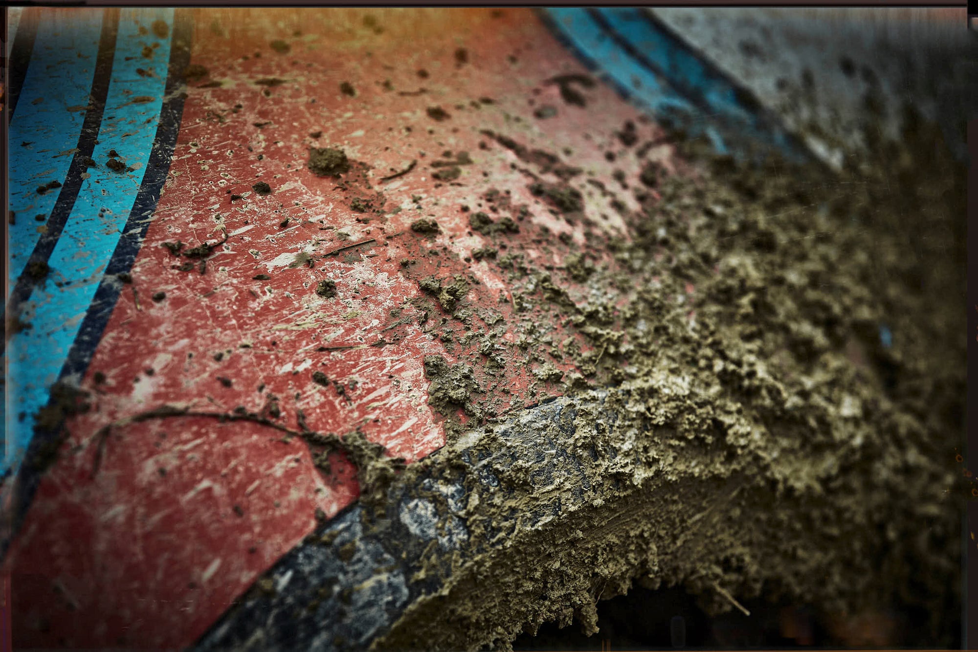 o Porsche 911 Dakar fender full of dirt